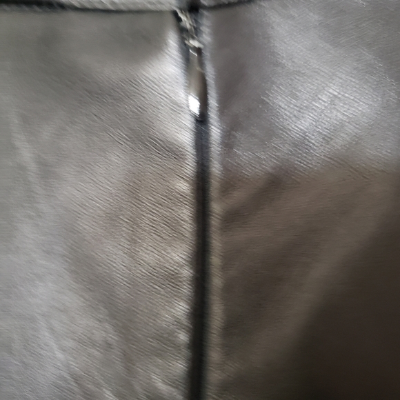 Leather skirt. WAIST - Picture 6 of 9